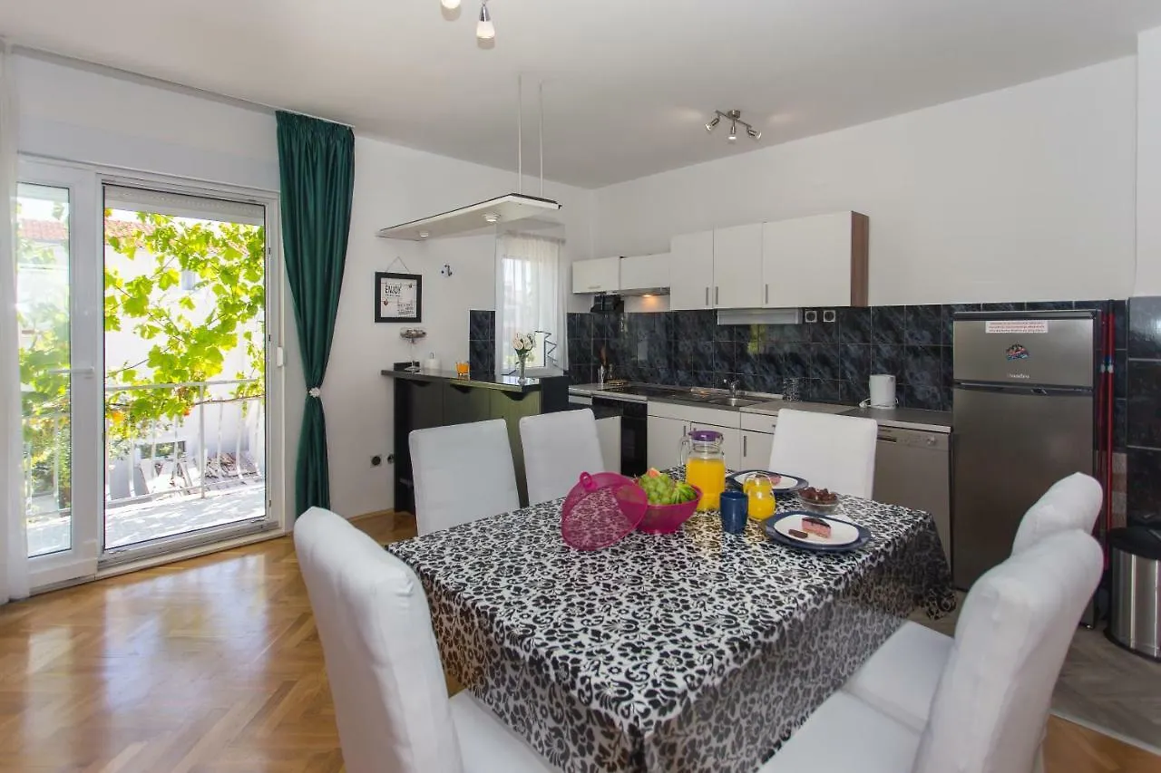 Apartment Mate Kastela