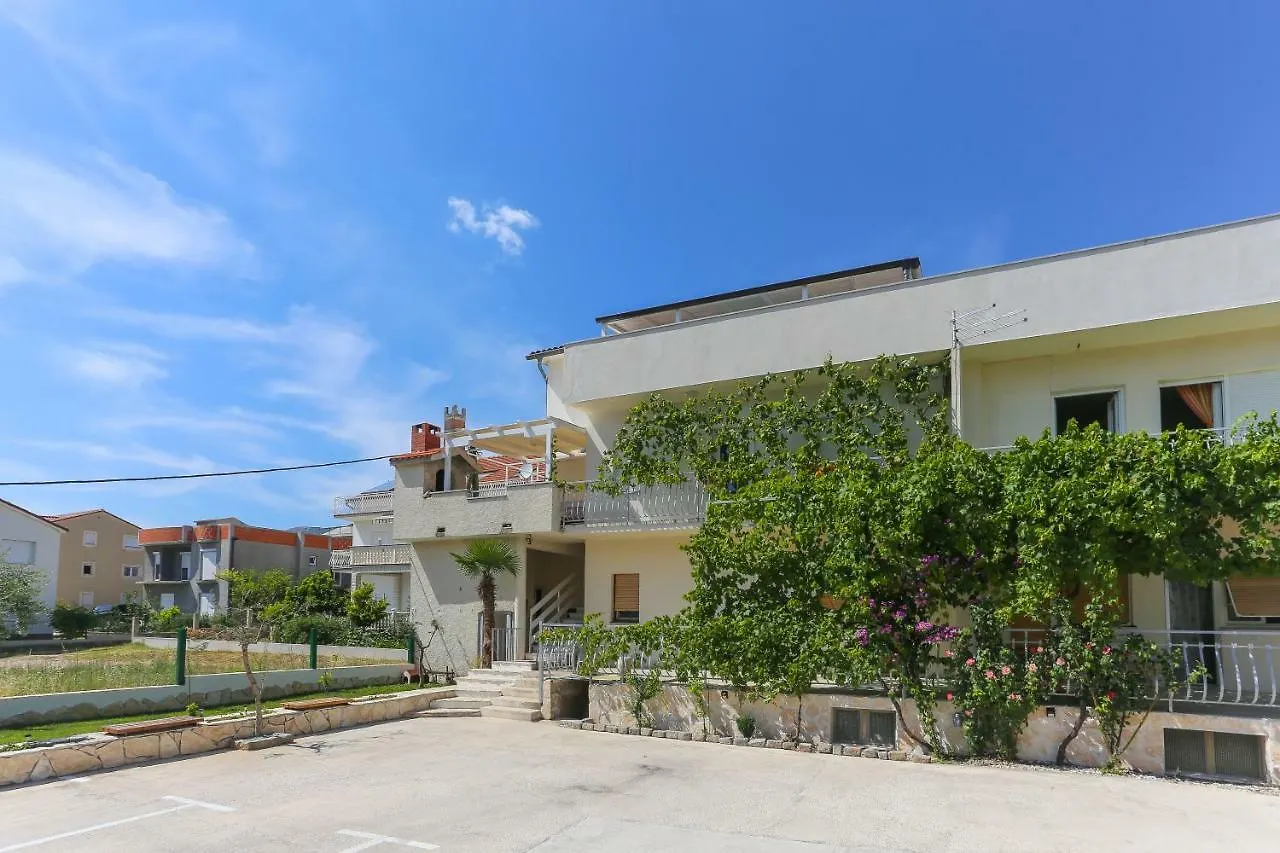 Apartment Mate Kastela 0*,  Croatia