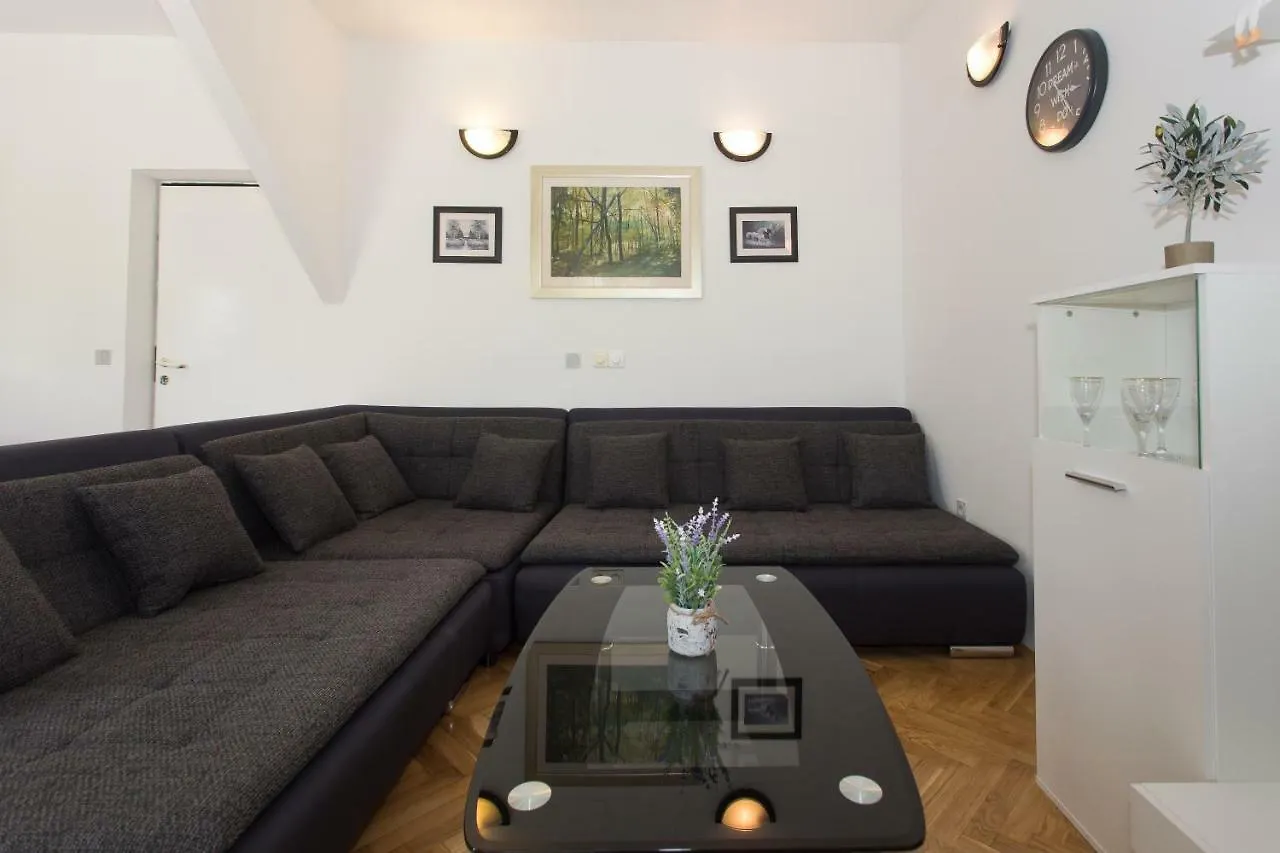 Apartment Mate Kastela